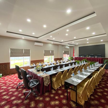 Vega Prime Hotel & Convention Sorong Exterior photo